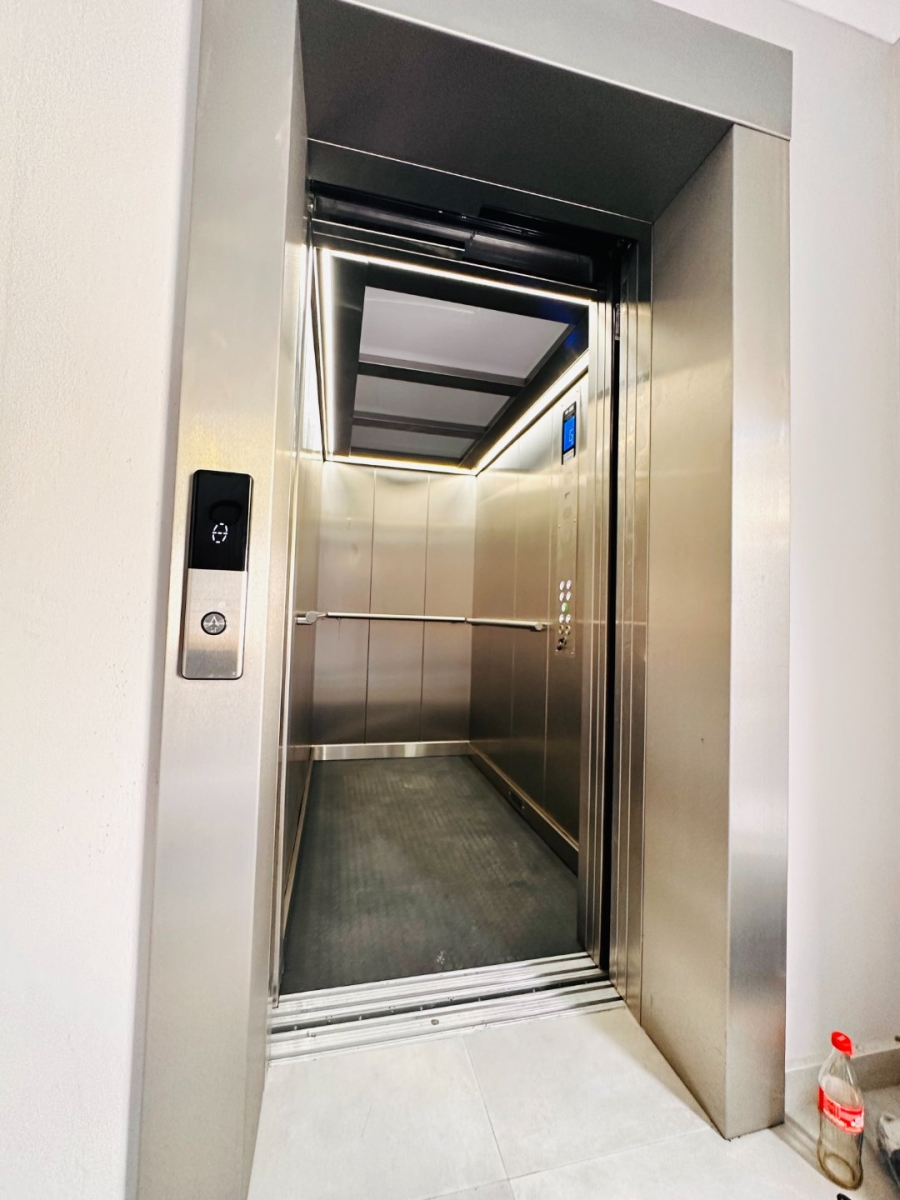 1 Bedroom Property for Sale in Table View Western Cape